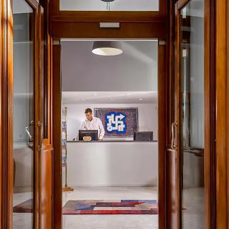 Otel Primus 3*